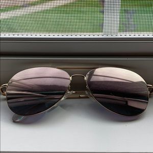 Mirrored sunglasses